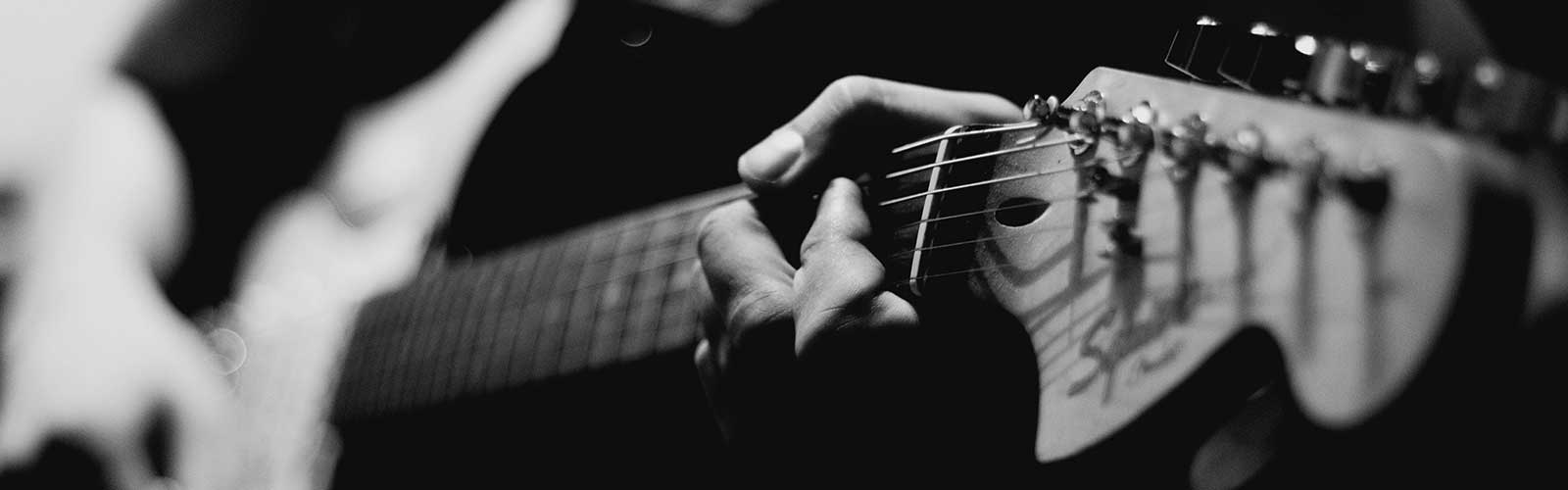 La différence entre une guitare moderne et vintage