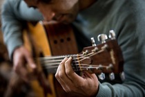 Comment bien choisir sa guitare acoustique ?