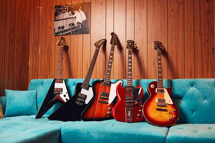 default title guitares électriques gibson sg finition naturelle finition noir black ebony