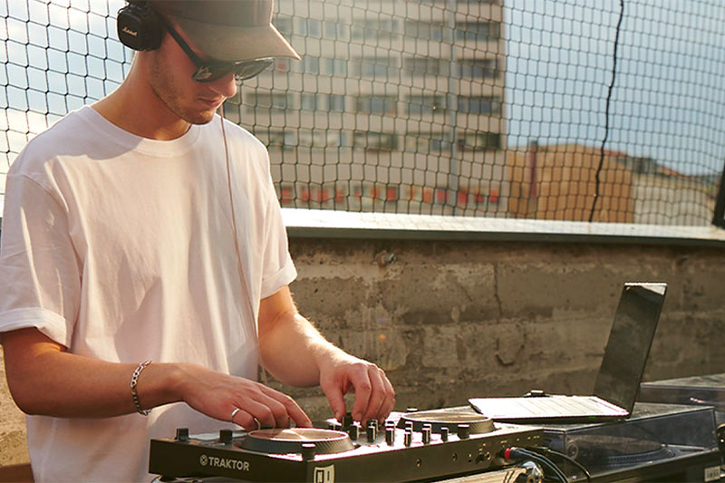 default title native instruments traktor kontrol dj