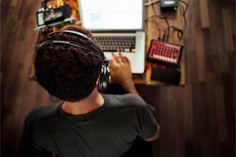 default title sennheiser casque hd 25 headphones