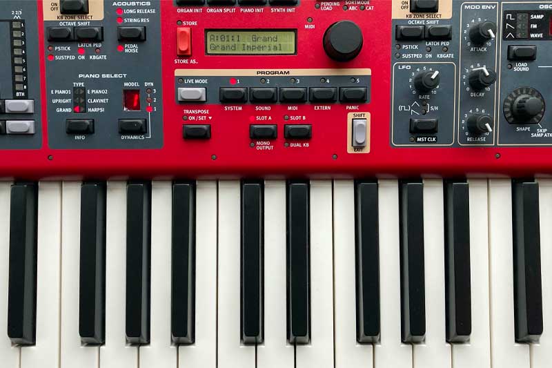 default title nord synthétiseur