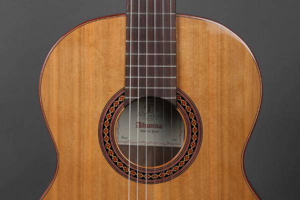 Guitare classique format 4/4 Alhambra Iberia Ziricote - natural
