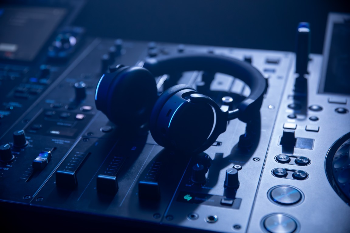 Alphateta Hdj-f9 - Casque Dj - Variation 18