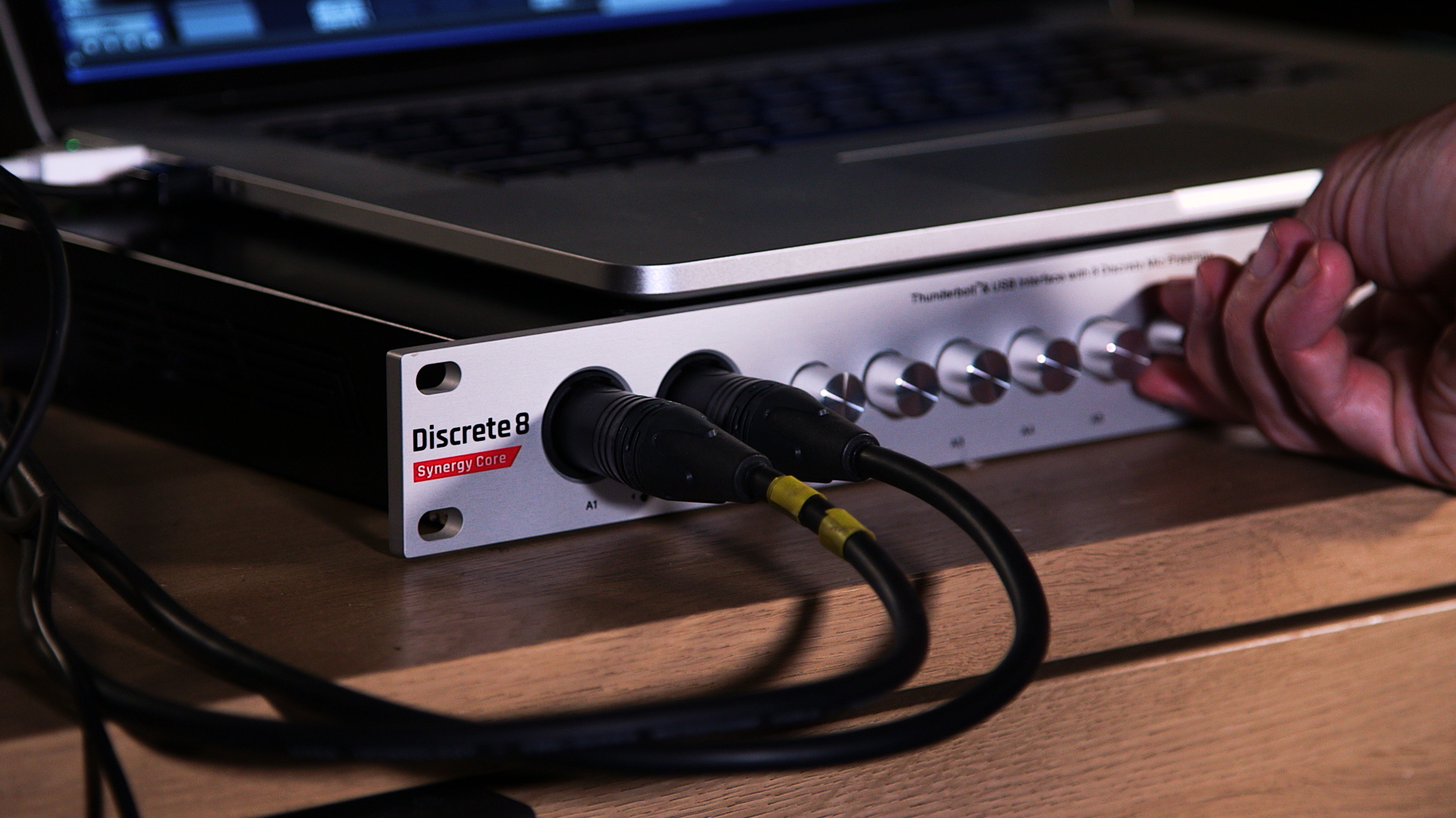 Antelope Audio Discrete 8 Synergy Core + Micro Solo Edge Offert - Pack Home Studio - Variation 8