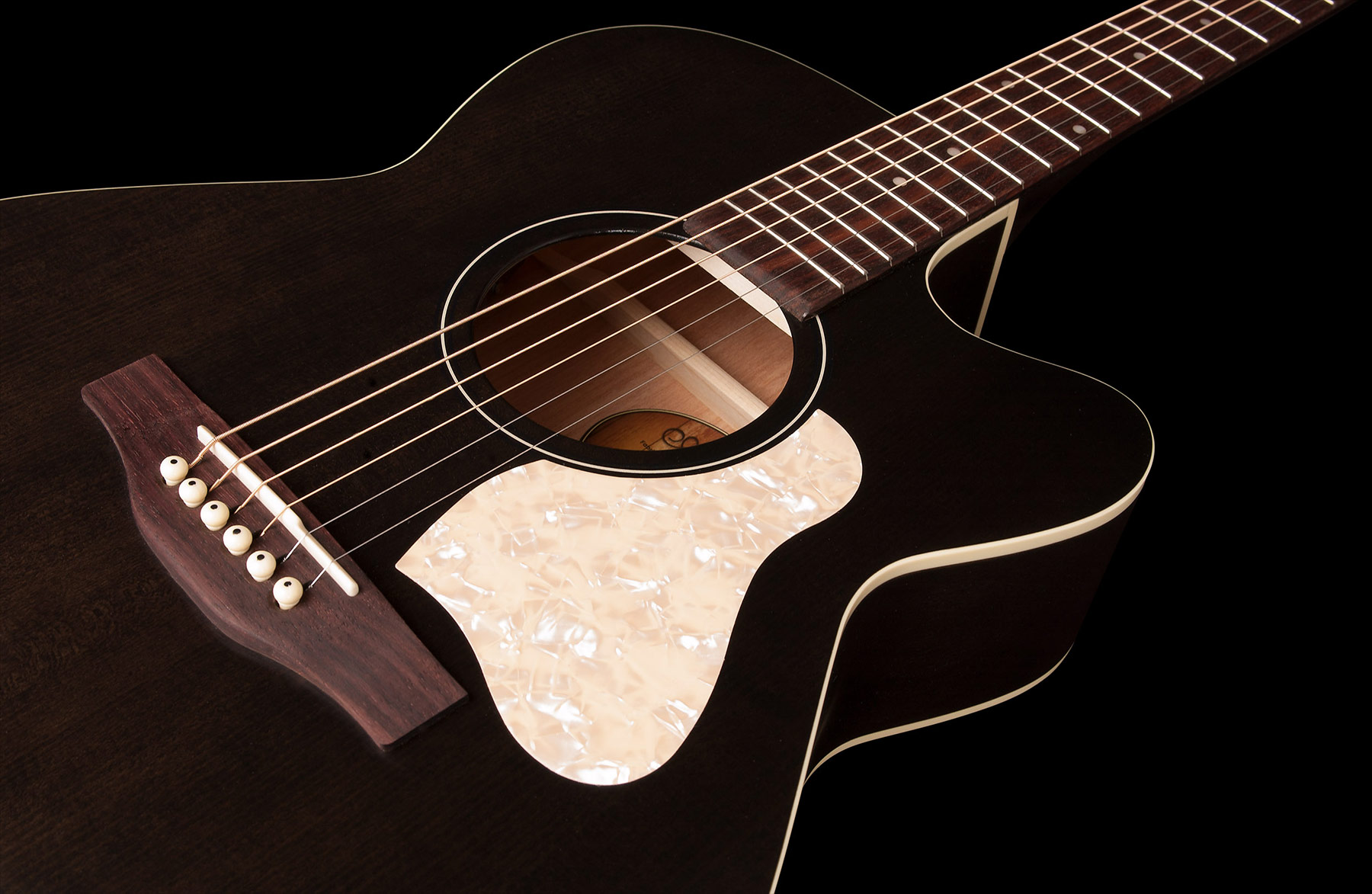Art et lutherie Legacy Concert Hall CW QIT faded black Guitare folk