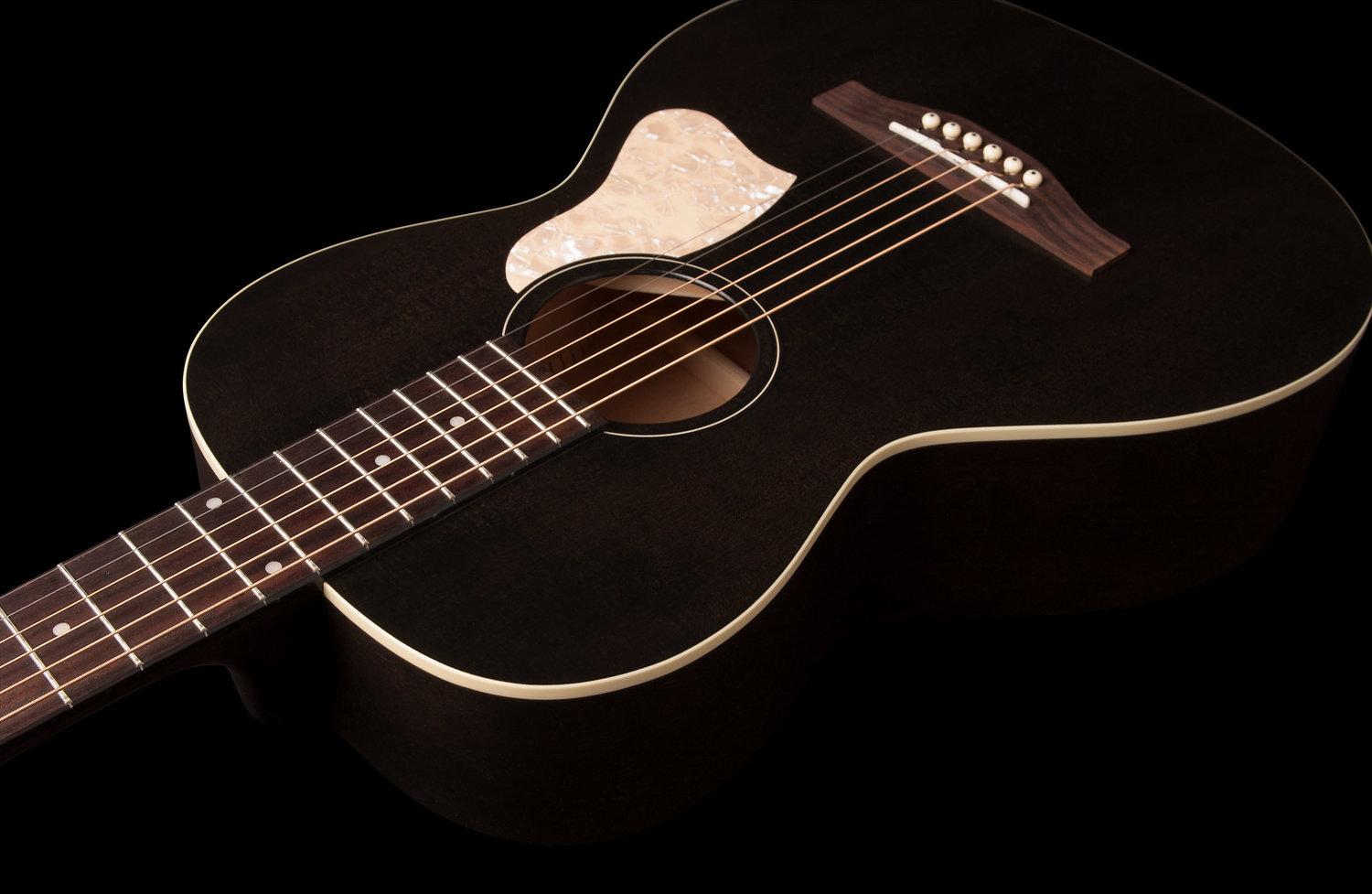 Art Et Lutherie Roadhouse Parlor Epicea Merisier - Faded Black - Guitare Acoustique - Variation 2