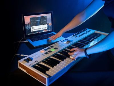 Arturia Keylab Essential 61 Black Edition - Clavier MaÎtre - Variation 2