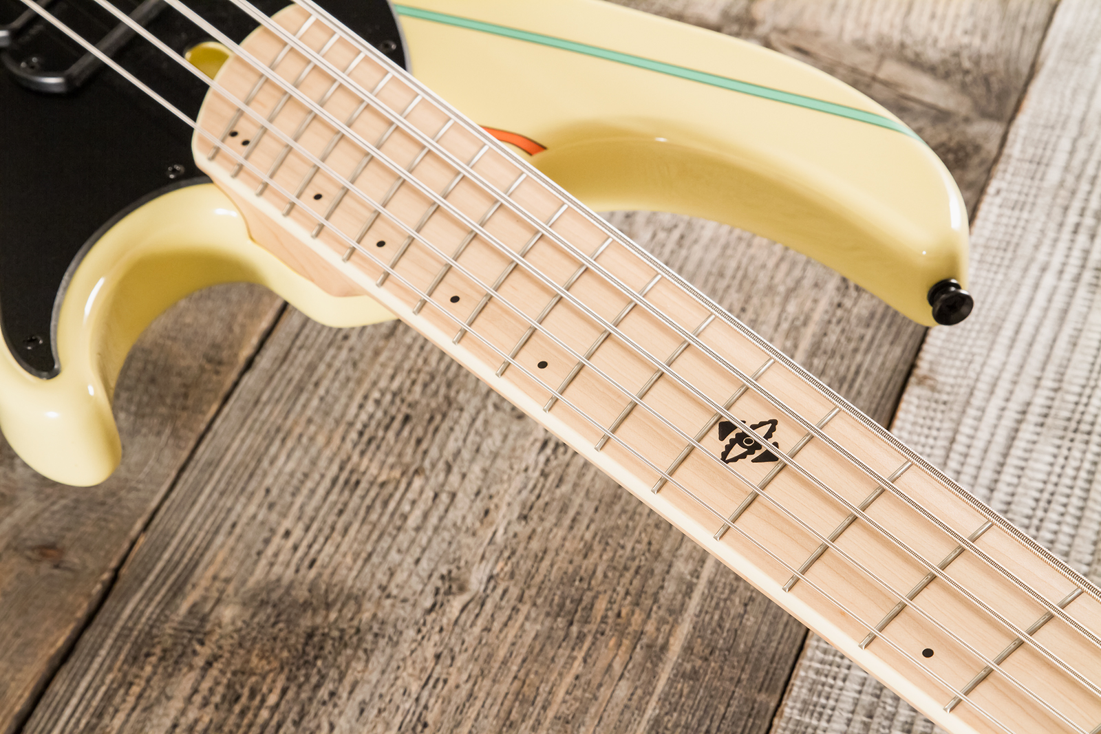Dingwall John Taylor Rio Dream Jt3 5c Ltd Signature 3pu Active Mn - Creme - Basse Électrique Solid Body - Variation 8