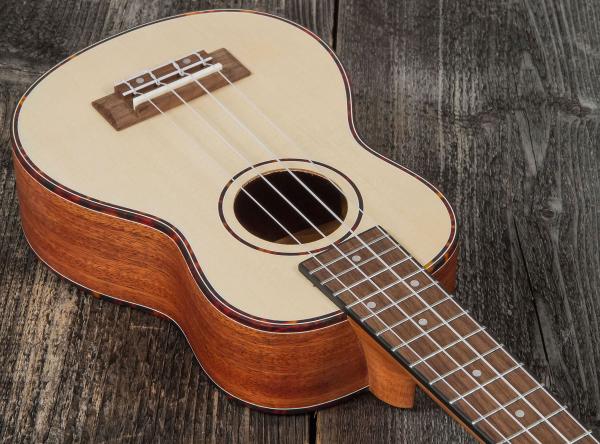 Pack ukulele Eastone E7C21 Soprano +Accessories