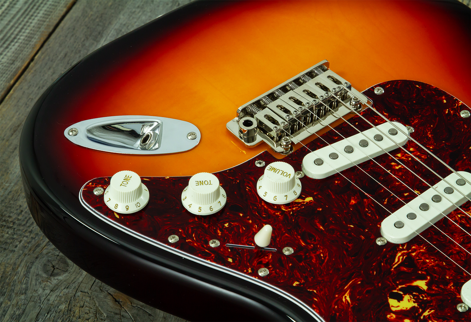 Eastone St500r-fs2t-rw 3s Trem Rw - 2-tone Burst - Guitare Électrique Forme Str - Variation 3