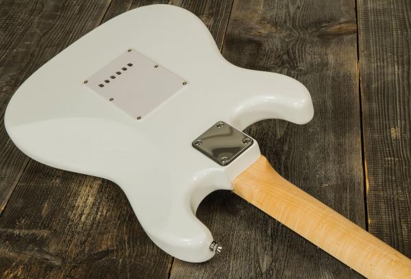 Guitare électrique solid body Eastone STR70 - olympic white