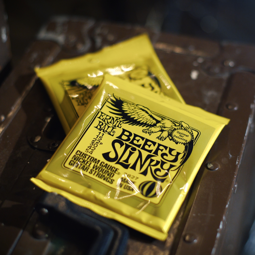 Ernie Ball Jeu De 4 Cordes Bass (4) 2840 Beefy Slinky 65-130 - Cordes Basse Électrique - Variation 2