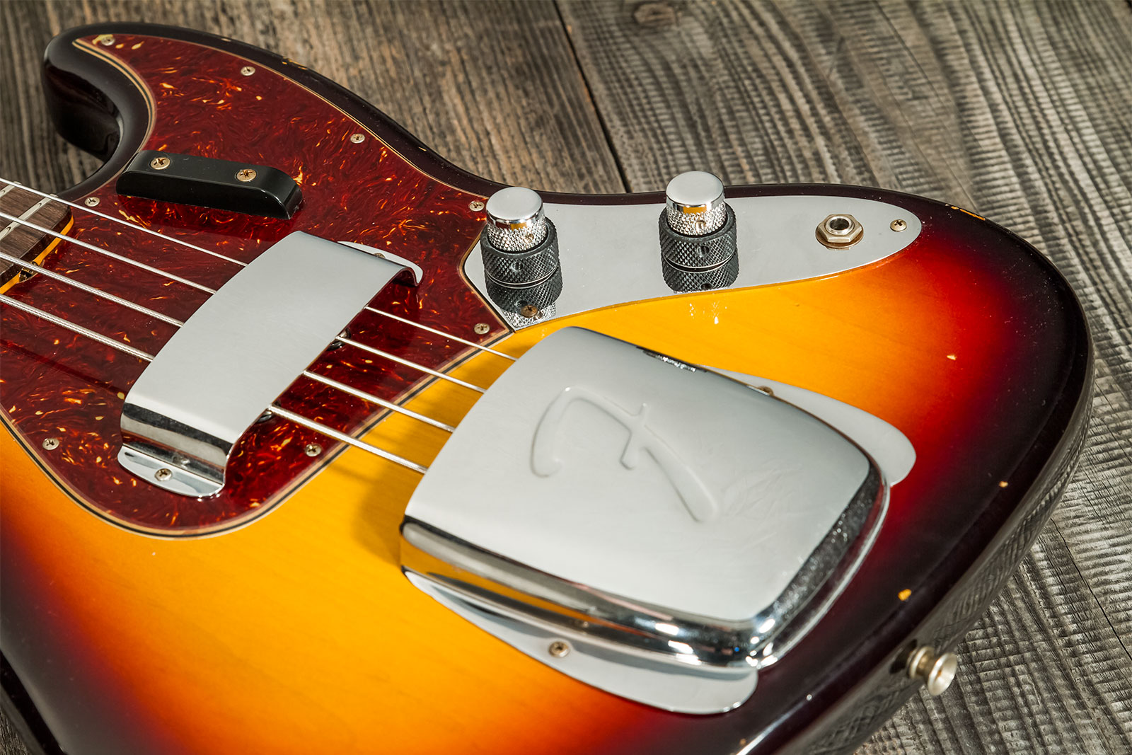 Fender Custom Shop  Jazz Bass 1962 Rw #cz569015 - Relic 3-color Sunburst - Basse Électrique Solid Body - Variation 5