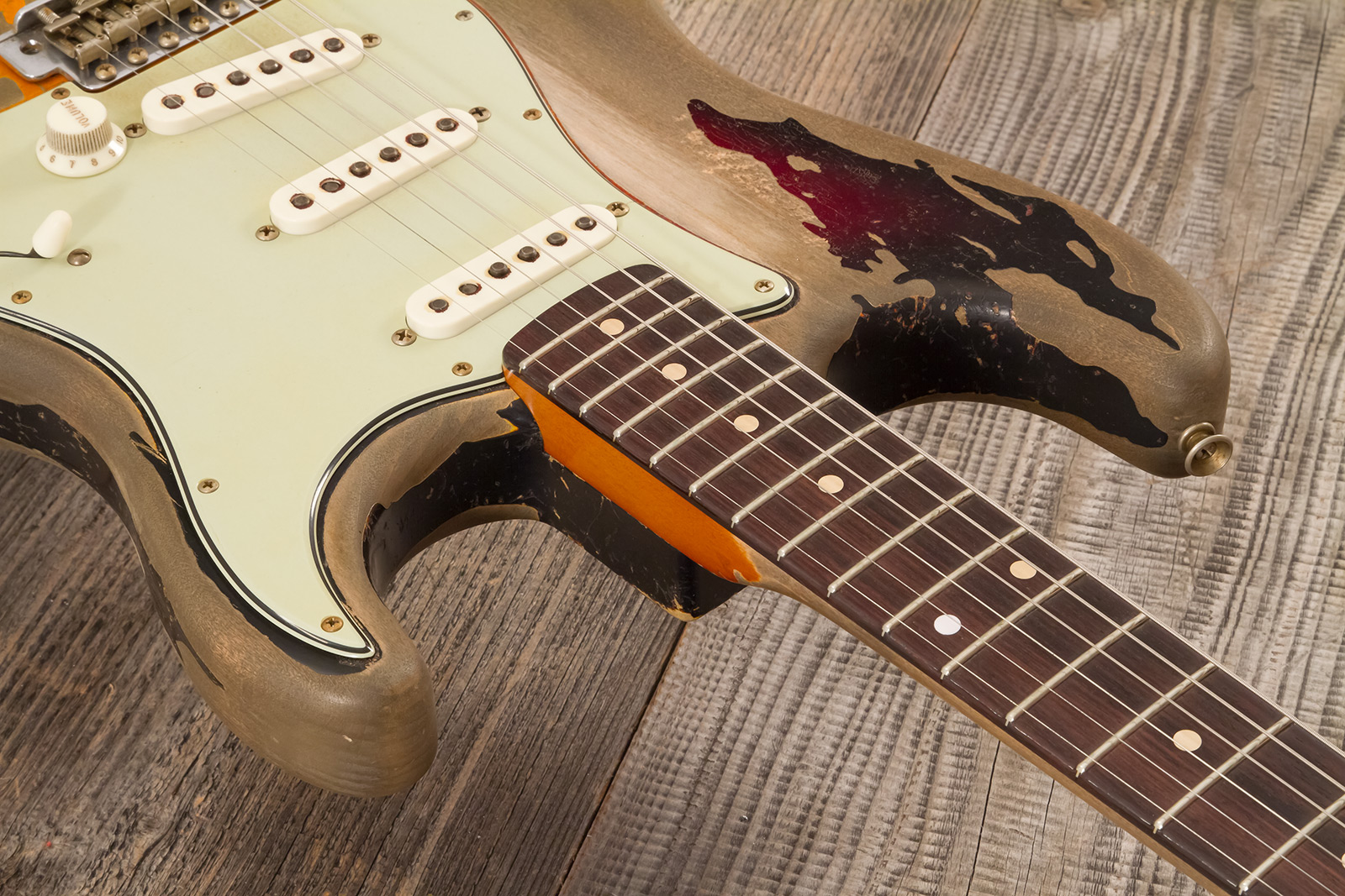 Fender Custom Shop Rory Gallagher Strat Masterbuilt D.wilson Signature 3s Trem Rw #cz574478 - Heavy Relic 3-color Sunburst - Guitare Électrique Forme 