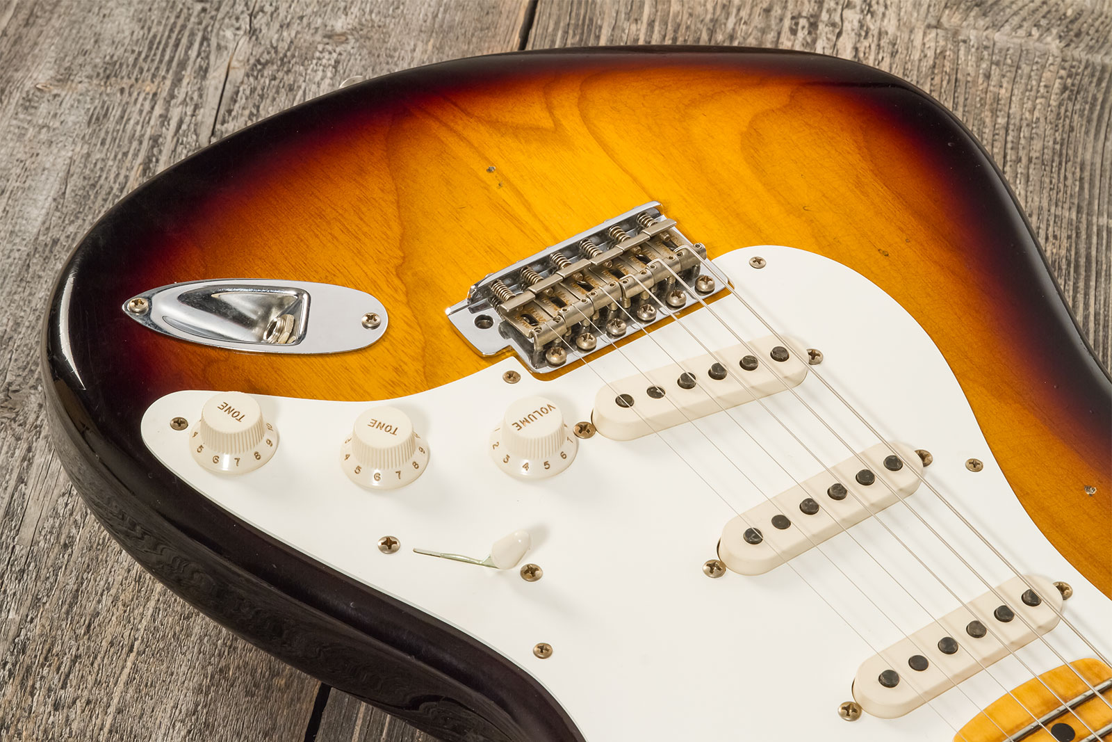 Fender Custom Shop Strat 1955 3s Trem Mn #r130058 - Journeyman Relic 2-color Sunburst - Guitare Électrique Forme Str - Variation 4