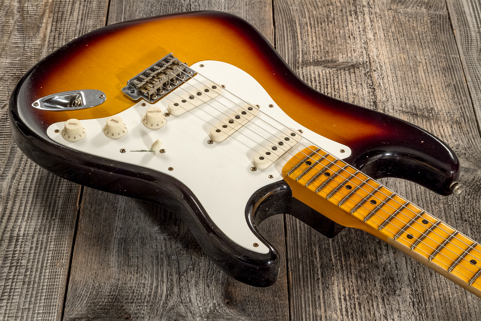 Fender Custom Shop Strat 1956 3s Trem Mn #cz571884 - Journeyman Relic Aged 2-color Sunburst - Guitare Électrique Forme Str - Variation 2