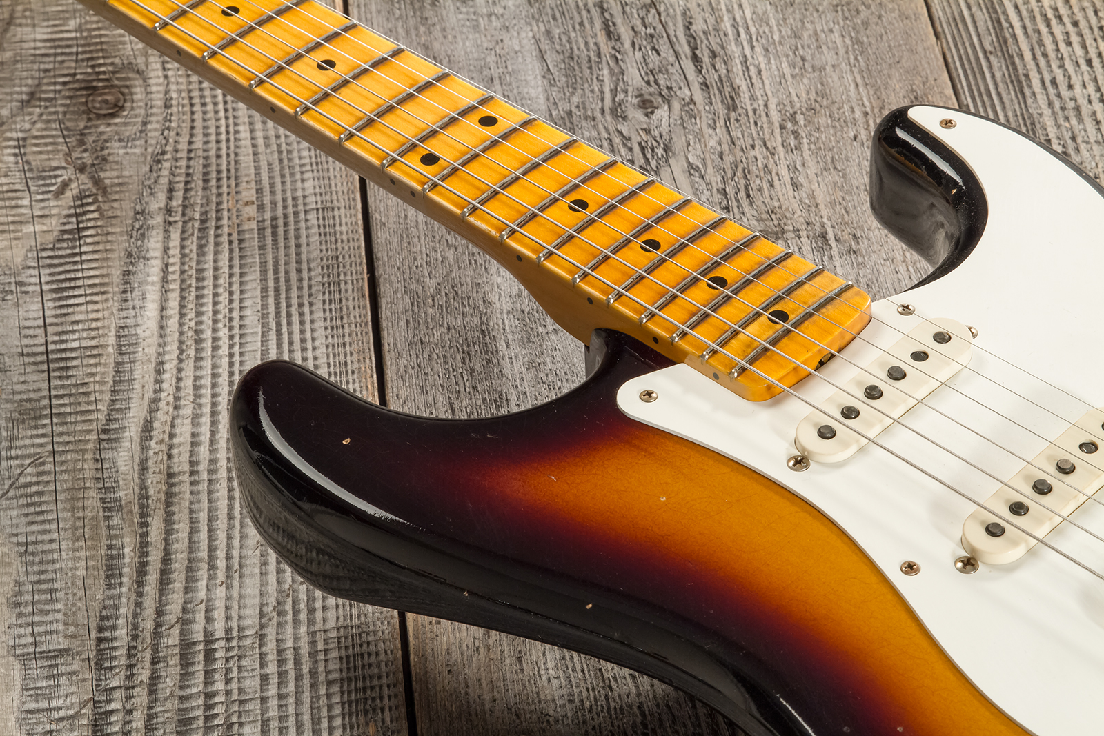 Fender Custom Shop Strat 1956 3s Trem Mn #cz571884 - Journeyman Relic Aged 2-color Sunburst - Guitare Électrique Forme Str - Variation 3