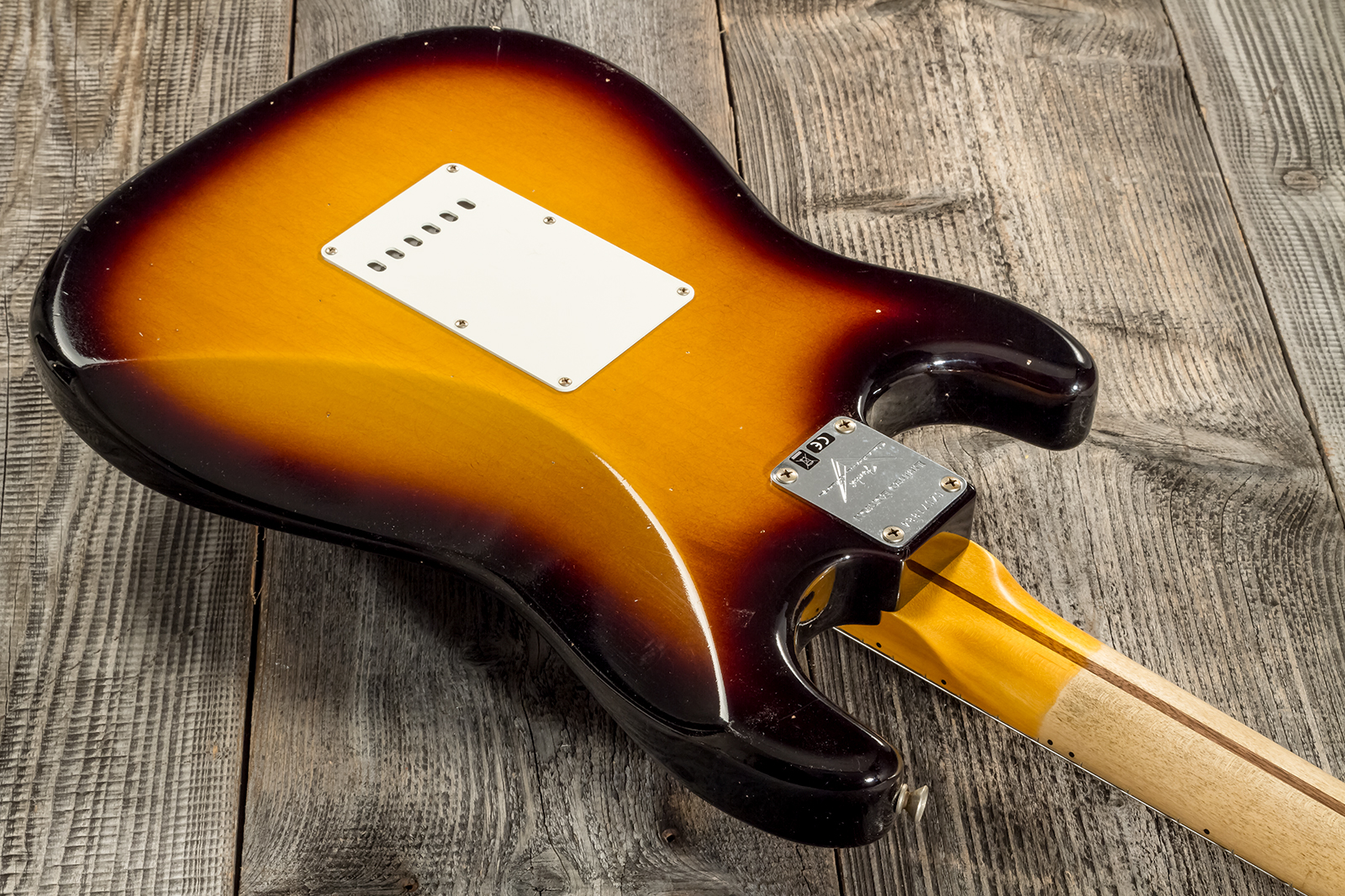Fender Custom Shop Strat 1956 3s Trem Mn #cz571884 - Journeyman Relic Aged 2-color Sunburst - Guitare Électrique Forme Str - Variation 6