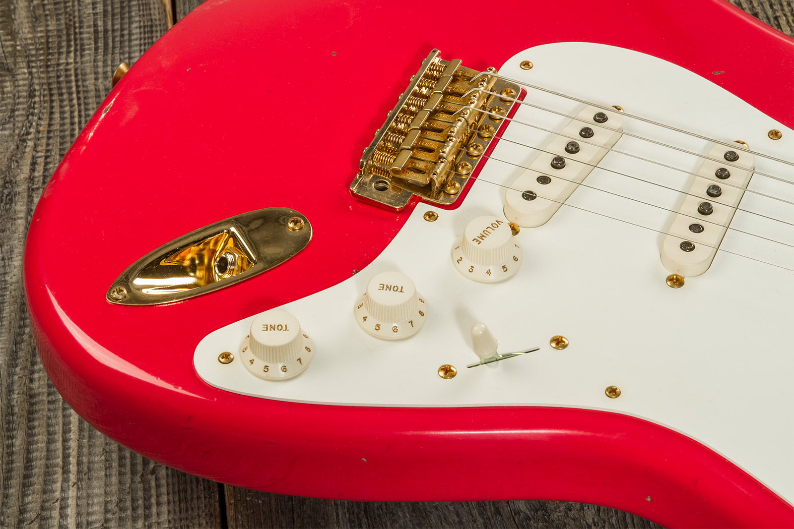 Fender Custom Shop Strat 1956 3s Trem Mn #r130433 - Journeyman Relic Fiesta Red - Guitare Électrique Forme Str - Variation 4