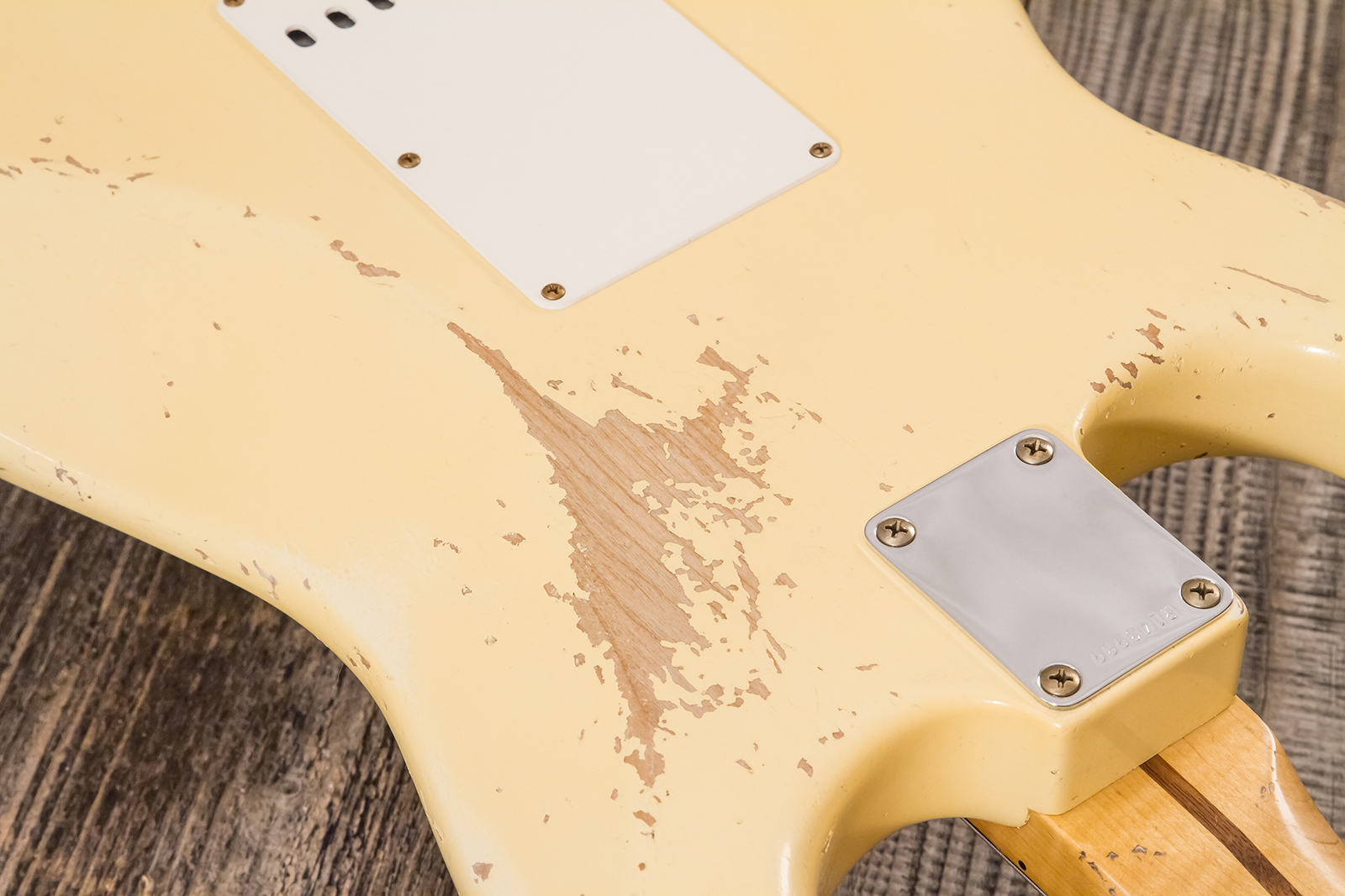 Fender Custom Shop Strat 1956 Hss Trem Mn #r143989 - Relic Vintage White - Guitare Électrique Forme Str - Variation 9