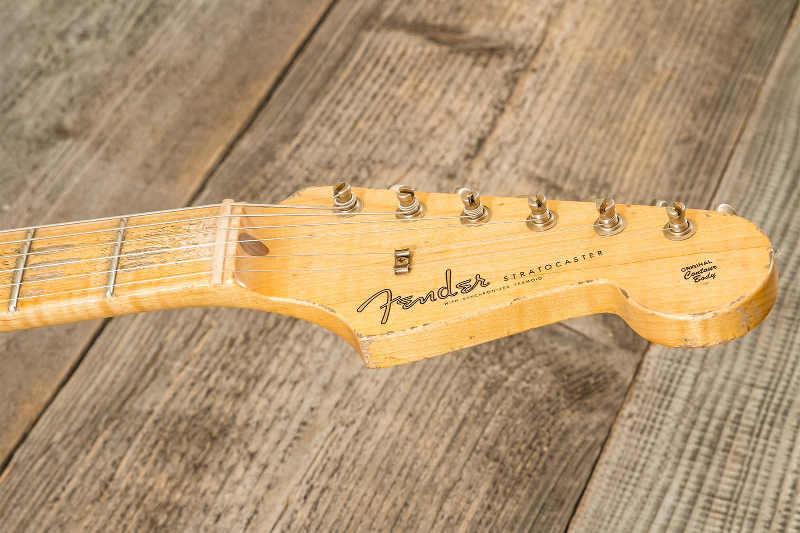 Fender Custom Shop Strat 1956 Hss Trem Mn #r143989 - Relic Vintage White - Guitare Électrique Forme Str - Variation 11