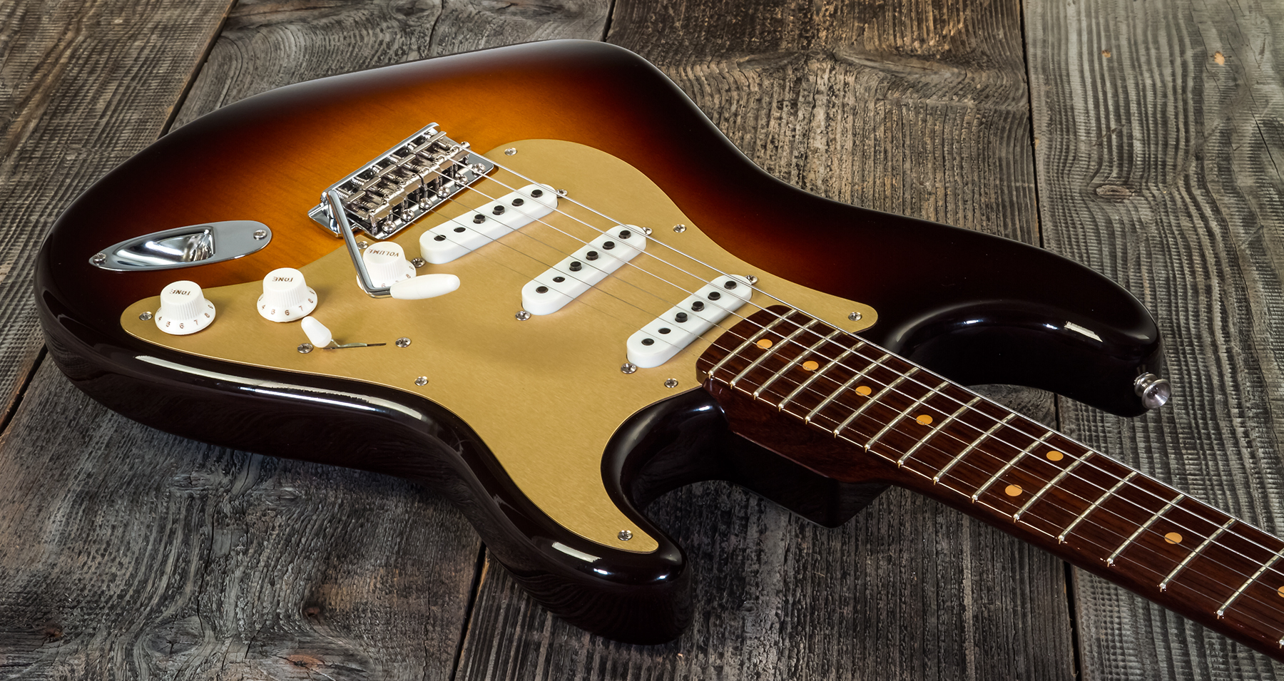 Fender Custom Shop Strat 1957 3s Trem Rw #cz548509 - Closet Classic 2-color Sunburst - Guitare Électrique Forme Tel - Variation 2