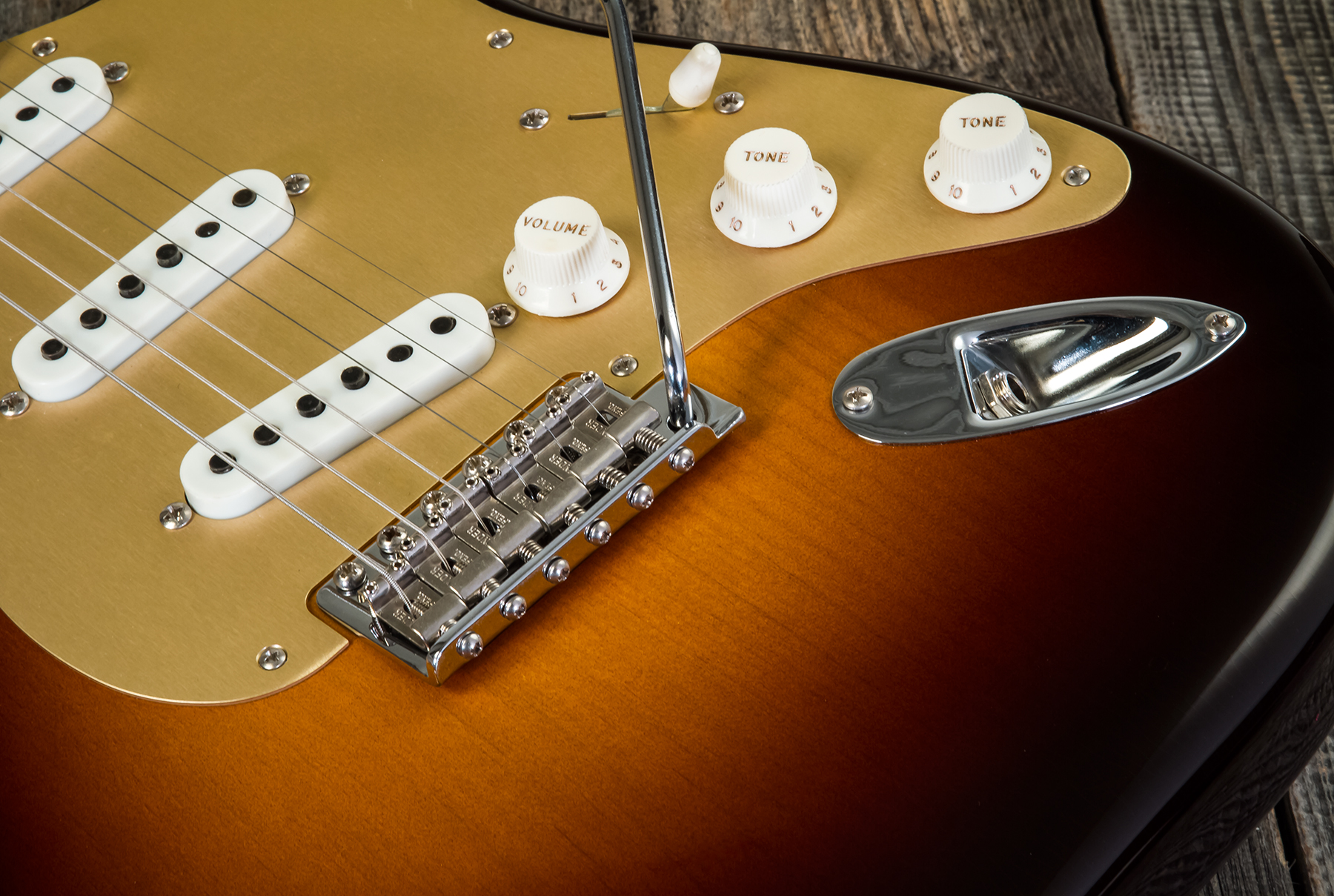 Fender Custom Shop Strat 1957 3s Trem Rw #cz548509 - Closet Classic 2-color Sunburst - Guitare Électrique Forme Tel - Variation 3