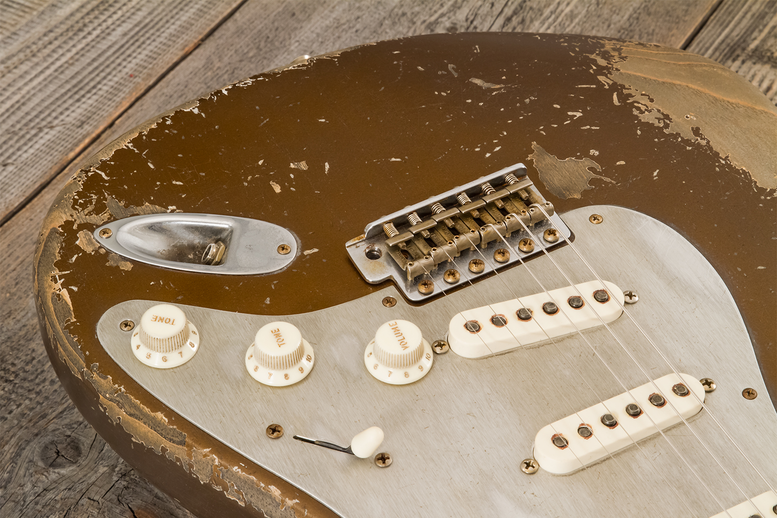 Fender Custom Shop Strat 1957 Masterbuilt D.wilson 3s Trem Mn #cz578116 - Relic Bronze - Guitare Électrique Forme Str - Variation 3