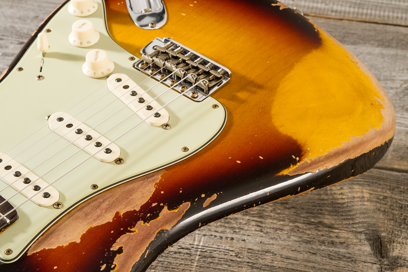 Fender Custom Shop Strat 1959 3s Trem #cz583182 - Super Heavy Relic Chocolate 3-color Sunburst - Guitare Électrique Forme Str - Variation 3
