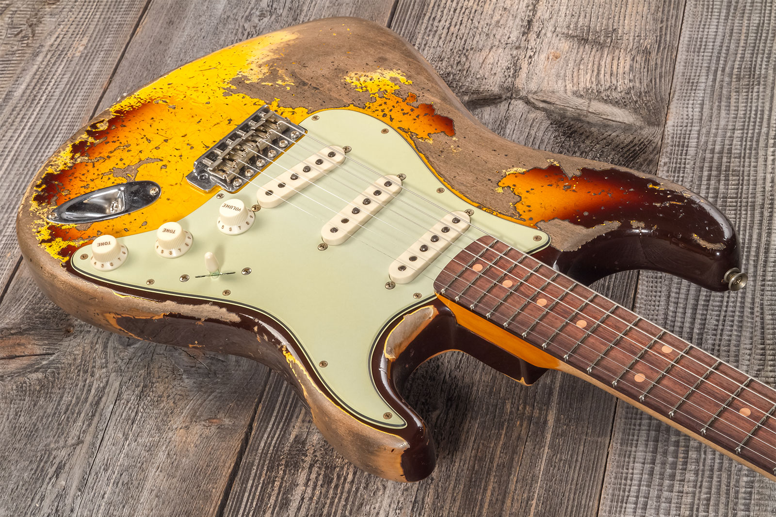 Fender Custom Shop Strat 1959 3s Trem Rw #cz569850 - Super Heavy Relic Aged Chocolate 3-color Sunburst - Guitare Électrique Forme Str - Variation 2