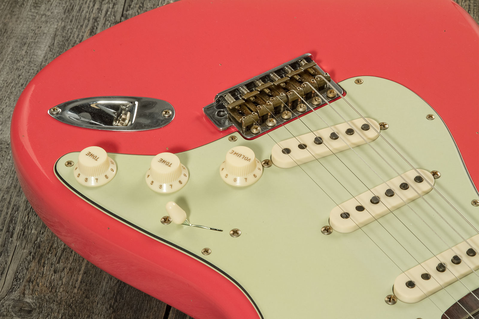 Fender Custom Shop Strat 1959 3s Trem Rw #cz571088 - Journeyman Relic Aged Fiesta Red - Guitare Électrique Forme Str - Variation 4