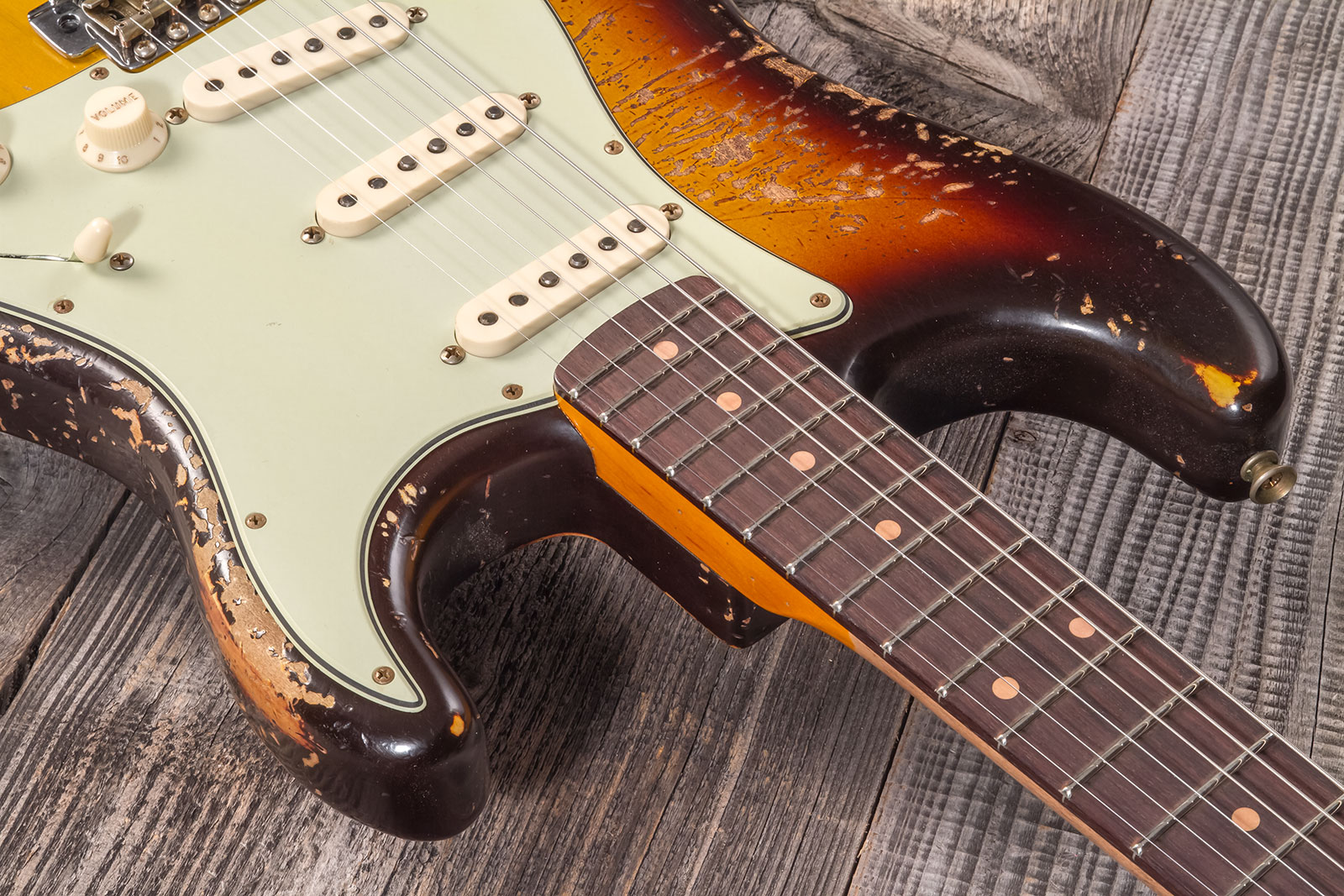 Fender Custom Shop Strat 1959 3s Trem Rw #cz571958 - Super Heavy Relic Aged Chocolate 3-color Sunburst - Guitare Électrique Forme Str - Variation 4