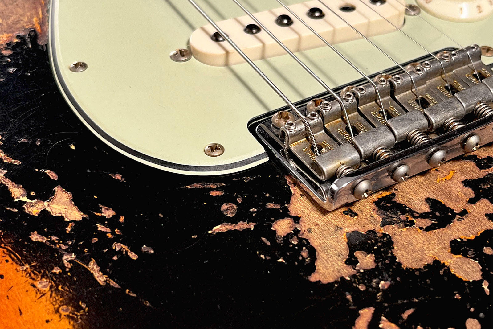 Fender Custom Shop Strat 1959 3s Trem Rw #cz576154 - Super Heavy Relic Black O. 3-color Sunburst - Guitare Électrique Forme Str - Variation 5