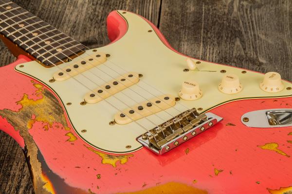 Guitare électrique solid body Fender Custom Shop 1960/63 Stratocaster #CZ558718 - super heavy relic fiesta over 3-color sunburst