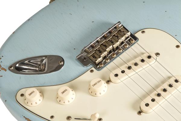 Guitare électrique solid body Fender Custom Shop 1960 Stratocaster Ltd #CZ549341 - relic daphne blue