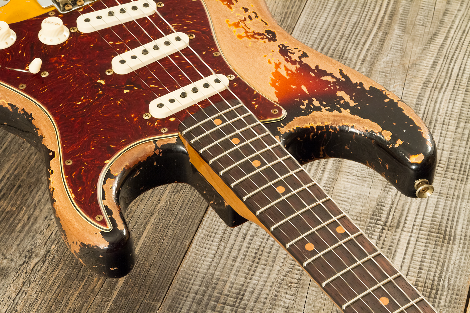 Fender Custom Shop Strat 1960 Roasted 3s Trem Rw #cz583123 - Super Heavy Relic 3-color Sunburst - Guitare Électrique Forme Str - Variation 4