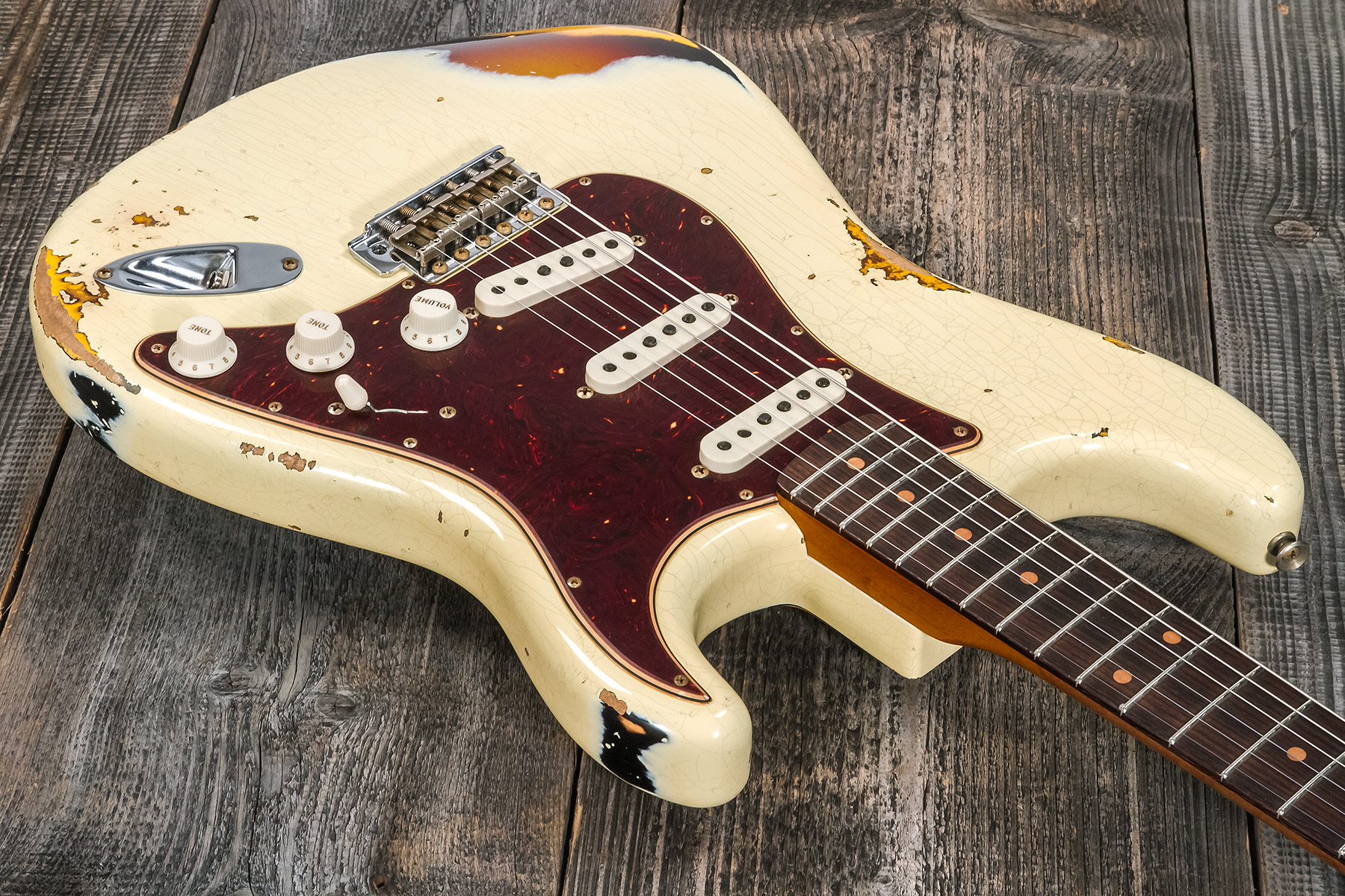 Fender Custom Shop Strat 1961 3s Trem Rw #cz563376 - Heavy Relic Vintage White/3-color Sunburst - Guitare Électrique Forme Str - Variation 2