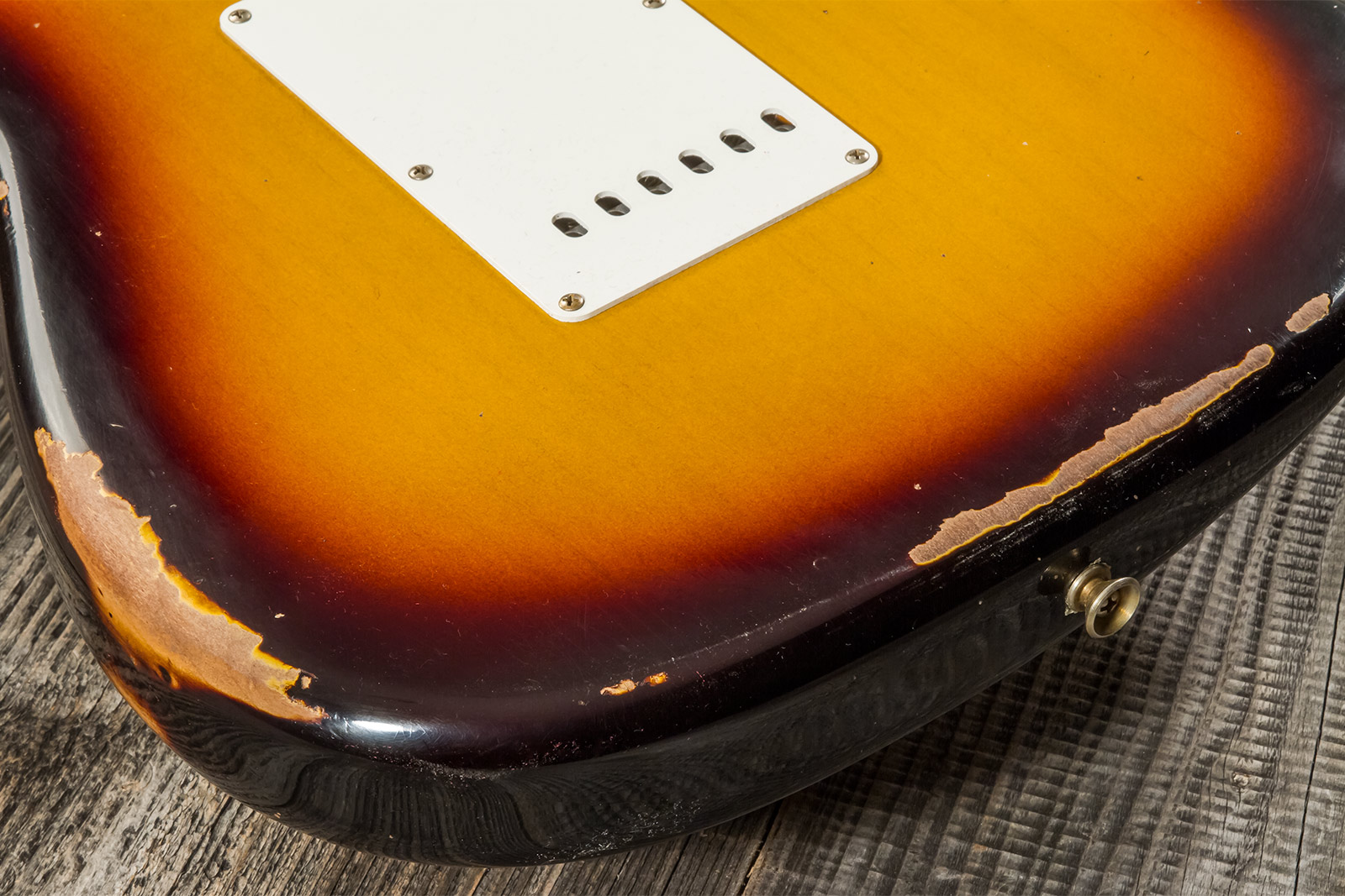 Fender Custom Shop Strat 1961 3s Trem Rw #cz573663 - Heavy Relic Aged 3-color Sunburst - Guitare Électrique Forme Str - Variation 7