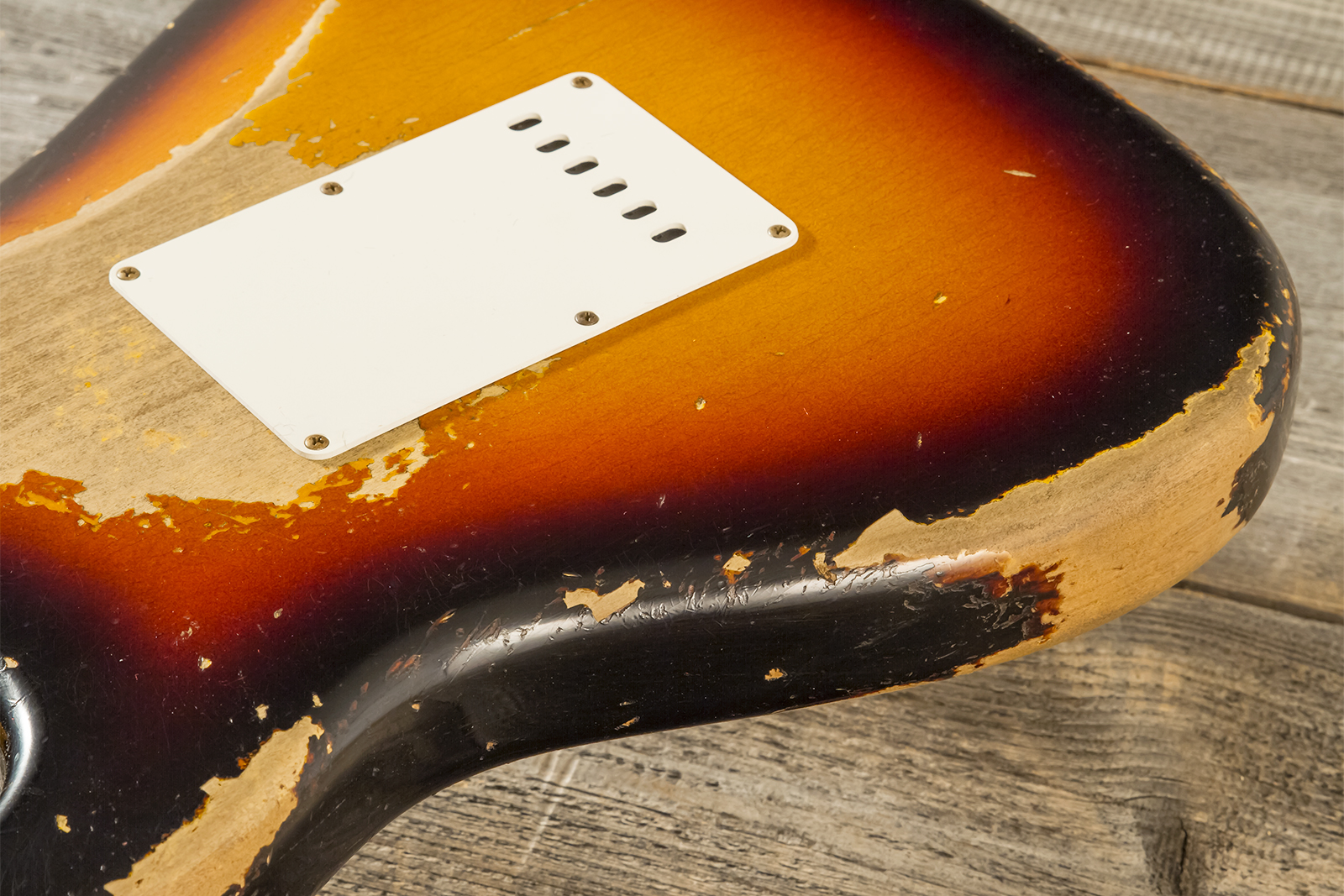Fender Custom Shop Strat 1961 Bone Tone 3s Trem #cz584251 - Super Heavy Relic 3-color Sunburst - Guitare Électrique Forme Str - Variation 9