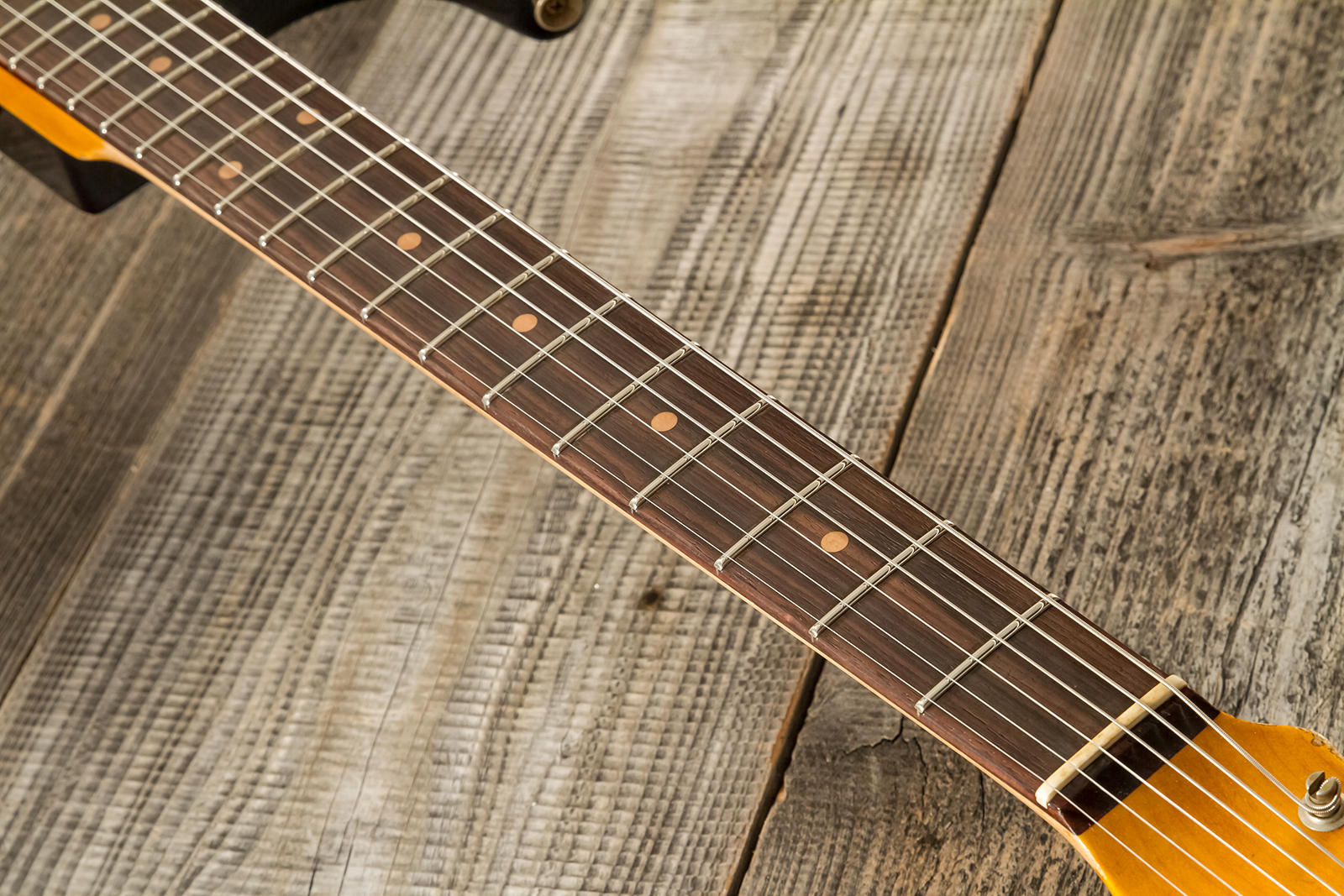 Fender Custom Shop Strat 1961 Bone Tone 3s Trem #cz584251 - Super Heavy Relic 3-color Sunburst - Guitare Électrique Forme Str - Variation 6
