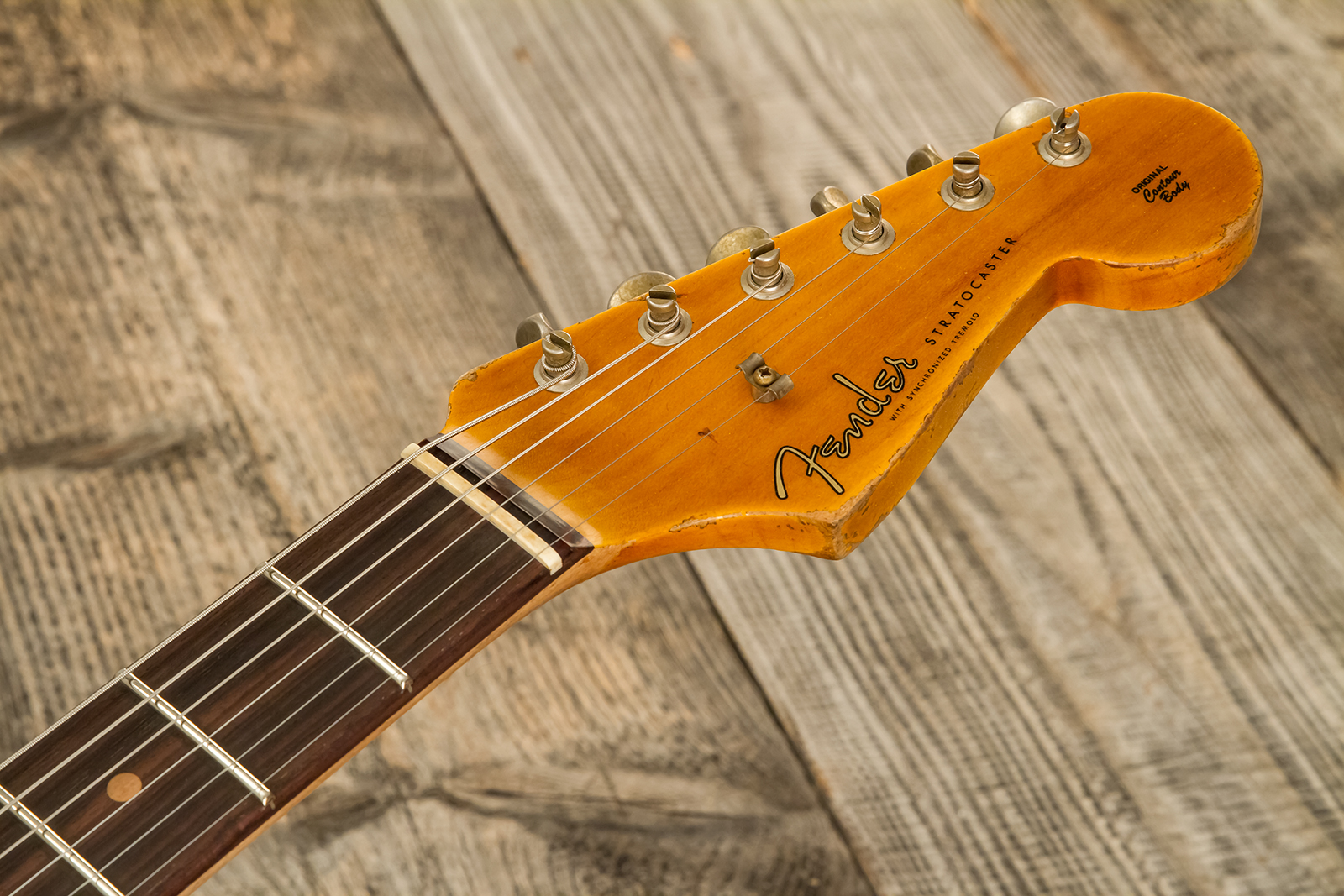 Fender Custom Shop Strat 1961 Bone Tone 3s Trem #cz584251 - Super Heavy Relic 3-color Sunburst - Guitare Électrique Forme Str - Variation 7