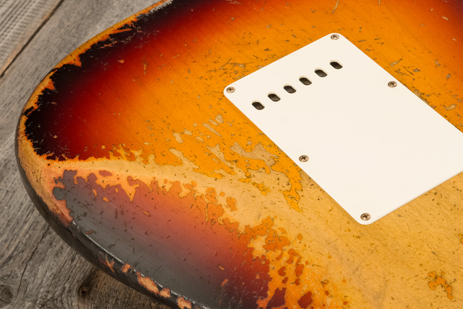 Fender Custom Shop Strat 1961 Masterbuilt D.wilson 3s Trem Rw #cz552177 - Heavy Relic 3-color Sunburst - Guitare Électrique Forme Str - Variation 10