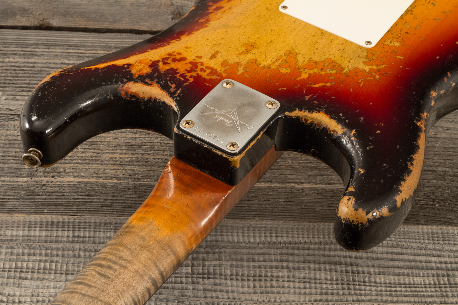 Fender Custom Shop Strat 1961 Masterbuilt D.wilson 3s Trem Rw #cz552177 - Heavy Relic 3-color Sunburst - Guitare Électrique Forme Str - Variation 8