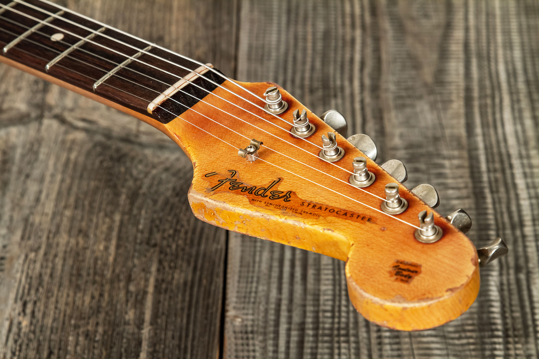 Fender Custom Shop Strat 1961 Masterbuilt K.mcmillin 3s Trem Rw #r127893 - Ultimate Relic 3-color Sunburst - Guitare Électrique Forme Str - Variation 