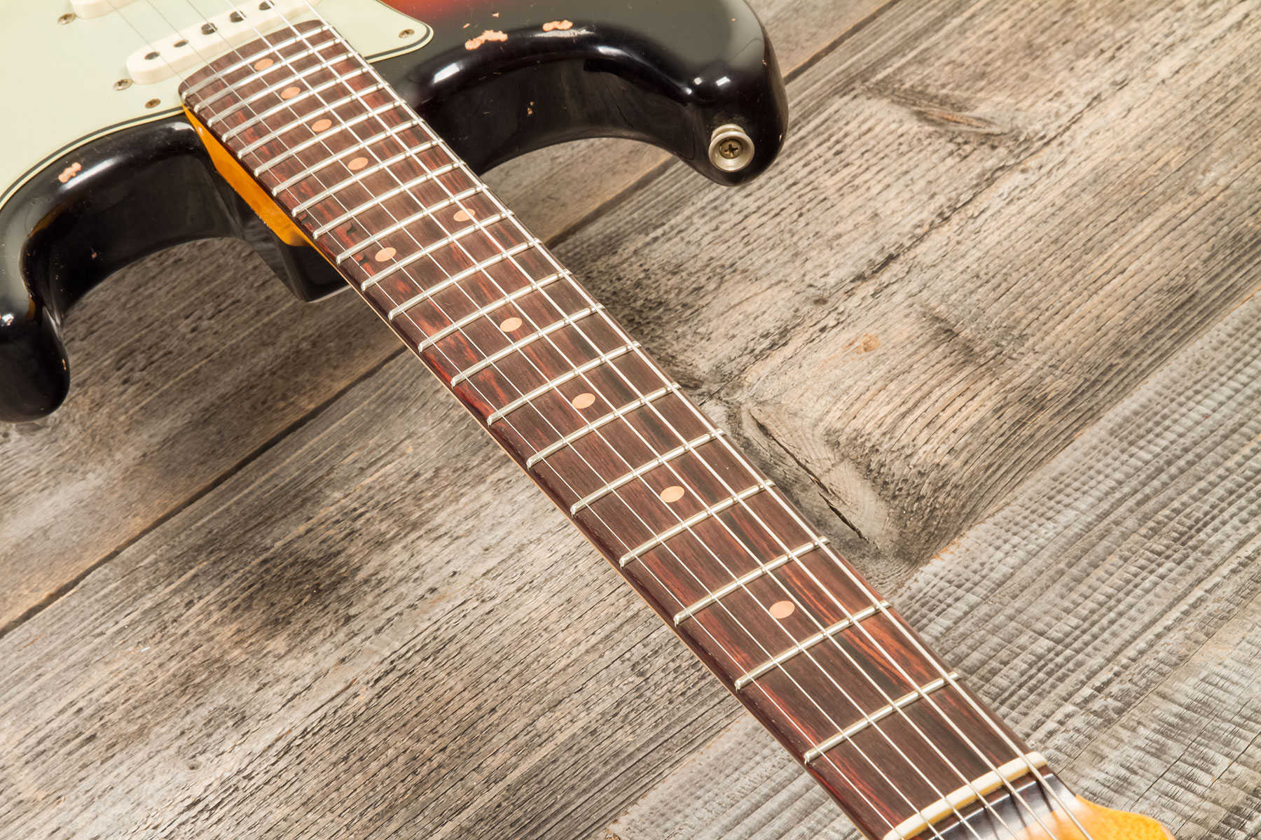 Fender Custom Shop Strat 1962 6s Trem Rw #cz580826 - Heavy Relic 3-color Sunburst - Guitare Électrique Forme Str - Variation 5