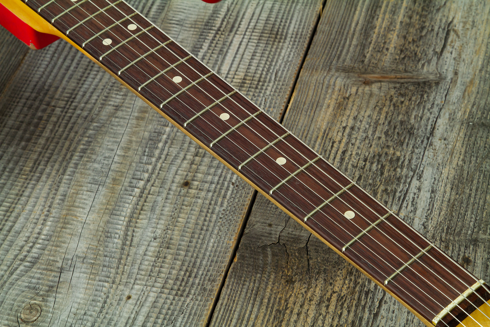 Fender Custom Shop Strat 1963 Mb A.macnutt 3s Trem Rw #r144111 - Relic Fiesta Red - Guitare Électrique Forme Str - Variation 7