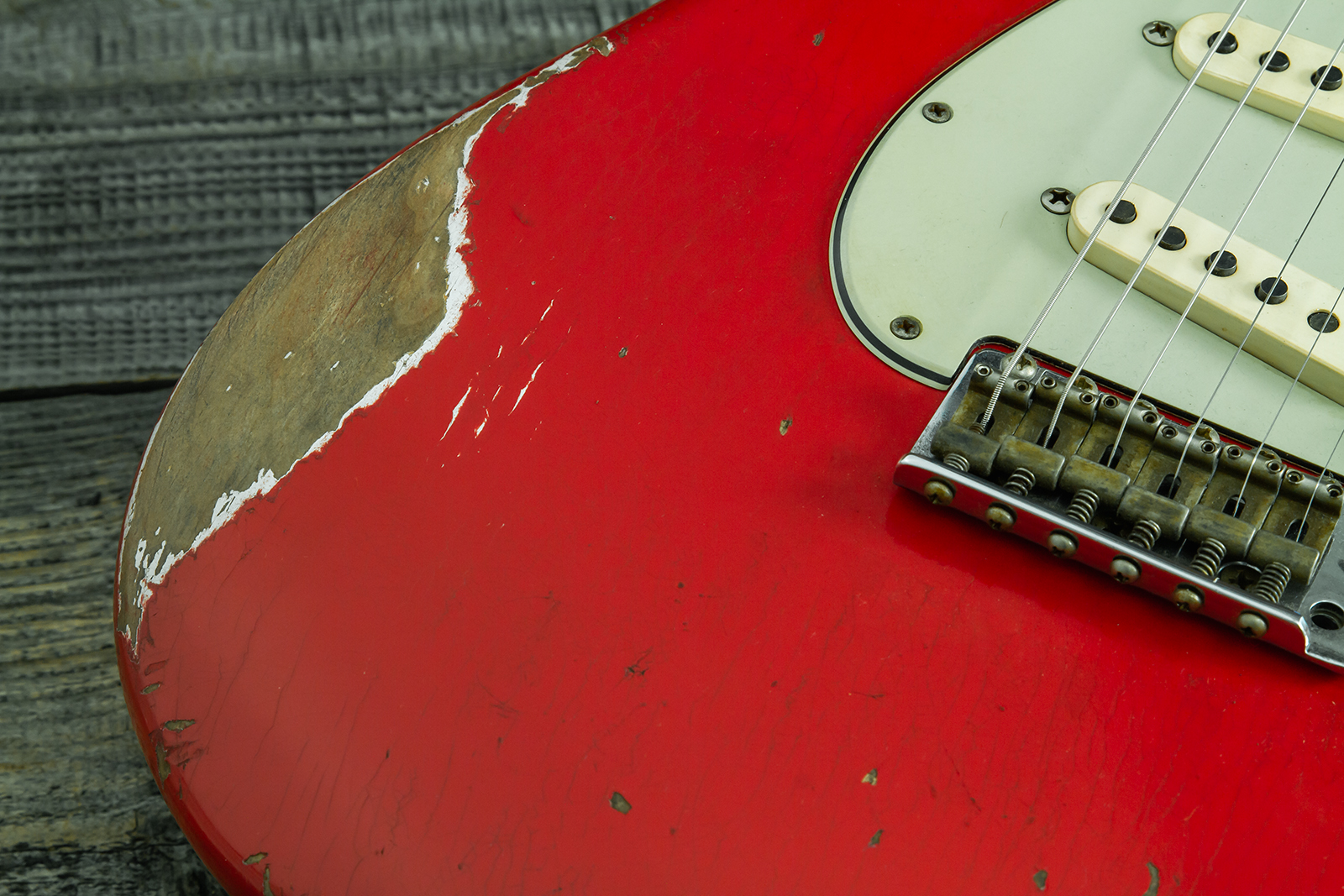 Fender Custom Shop Strat 1963 Mb A.macnutt 3s Trem Rw #r144111 - Relic Fiesta Red - Guitare Électrique Forme Str - Variation 3