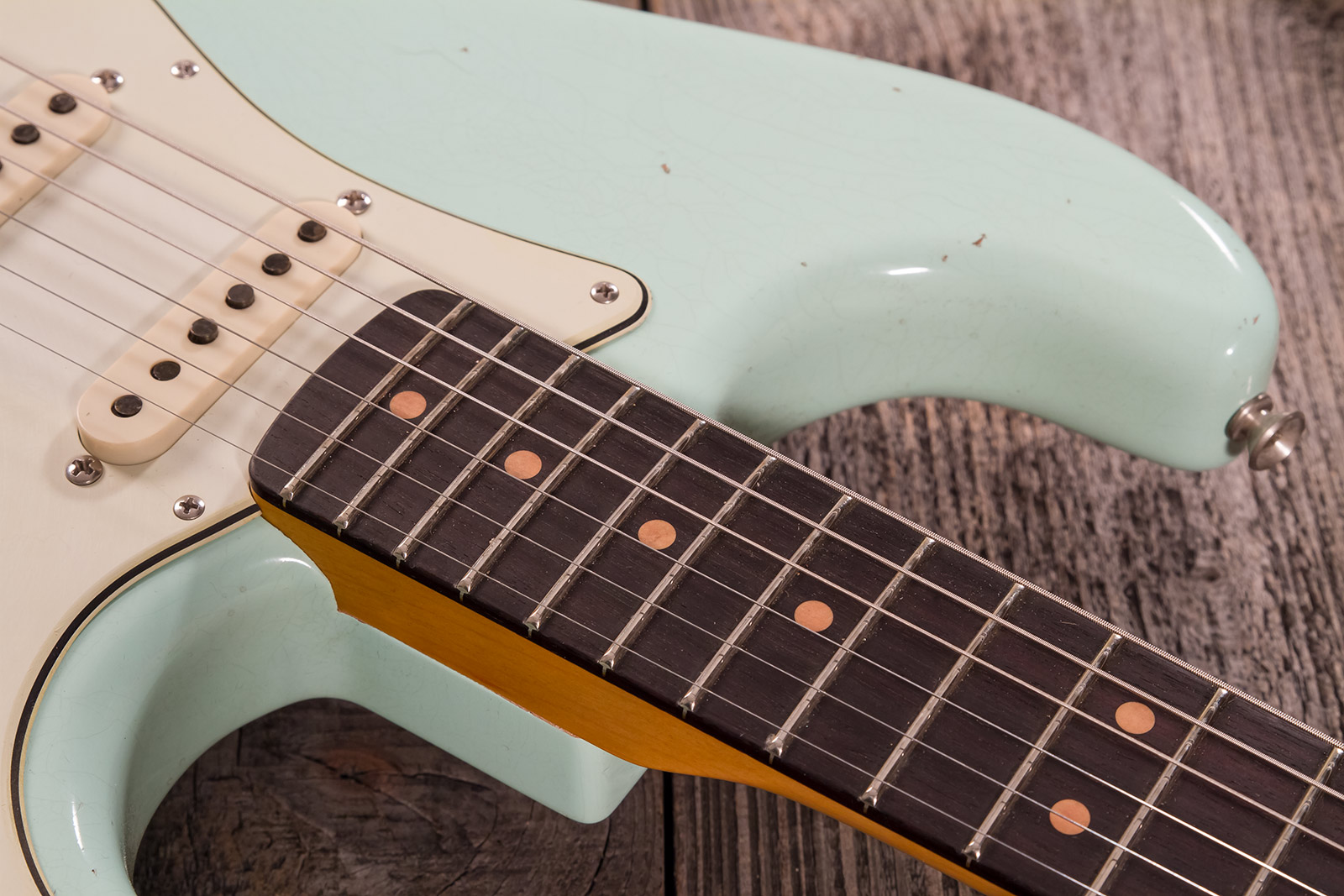 Fender Custom Shop Strat 1964 3s Trem Rw #cz570381 - Journeyman Relic Aged Surf Green - Guitare Électrique Forme Str - Variation 3