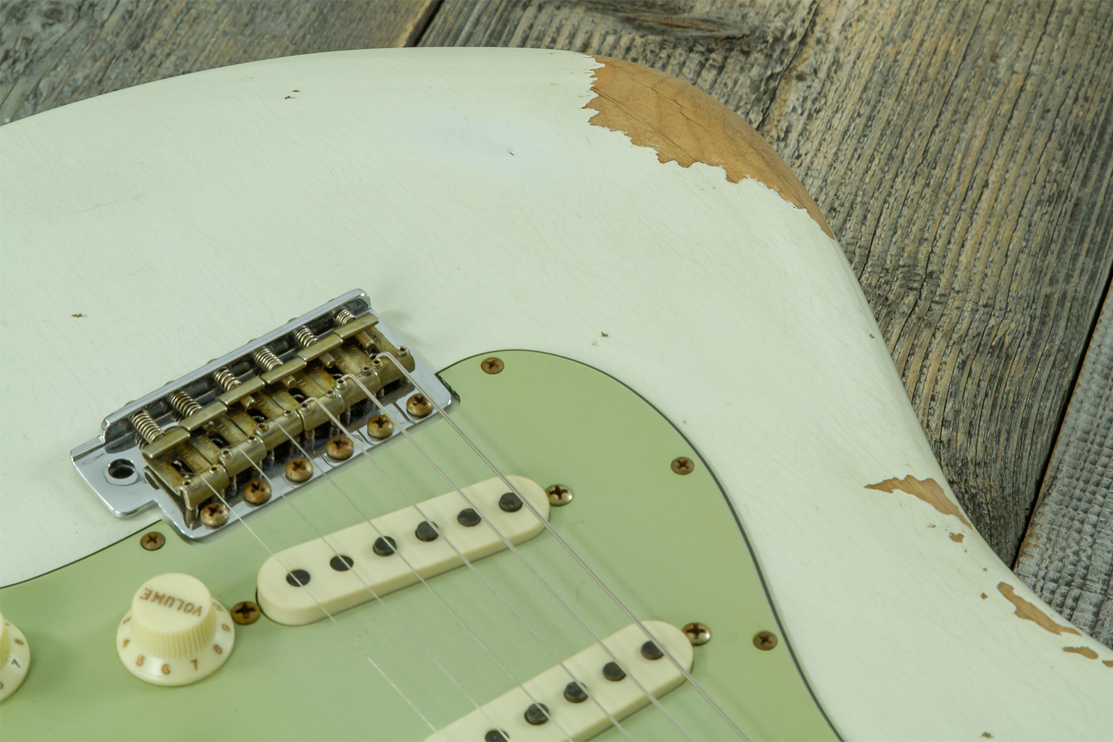 Fender Custom Shop Strat 1964 L-series 3s Trem Rw #l11710 - Heavy Relic Olympic White - Guitare Électrique Forme Str - Variation 5